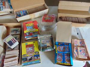 lot 3837 image: Huge lot of Desert Storm and Shield trading cards