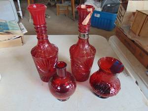 lot 3839 image: Red glassware