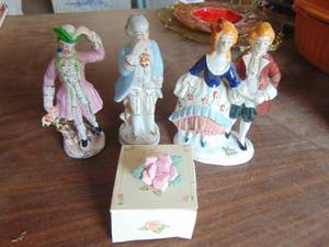 lot 3860 image: Made in Japan Figurines