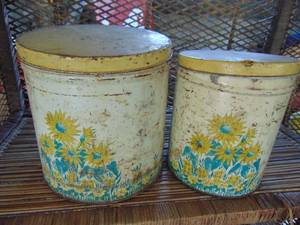lot 3870 image: 2 Piece Nesting Container Set -  BlueYellow Flowers
