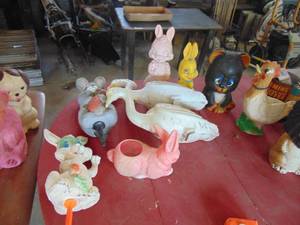 lot 3881 image: Large Assortment of Blow Mold Lawn ornaments