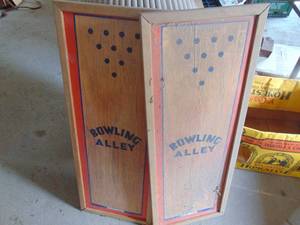 lot 3898 image: Primitive games - great wall decor