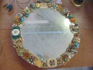 lot 3904 image: Button artwork