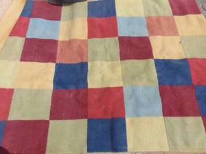 lot 3906 image: Large rug