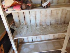 lot 3460 image: Clear Glass - Selection  - Mixing Bowls - Centerpiece and more