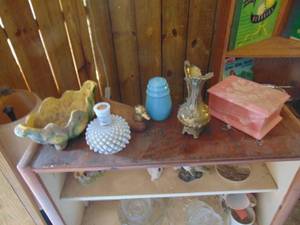 lot 3463 image: Decor Selection - Hobnail - Hull and More
