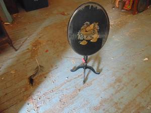 lot 3474 image: Small - Tilt Top Table