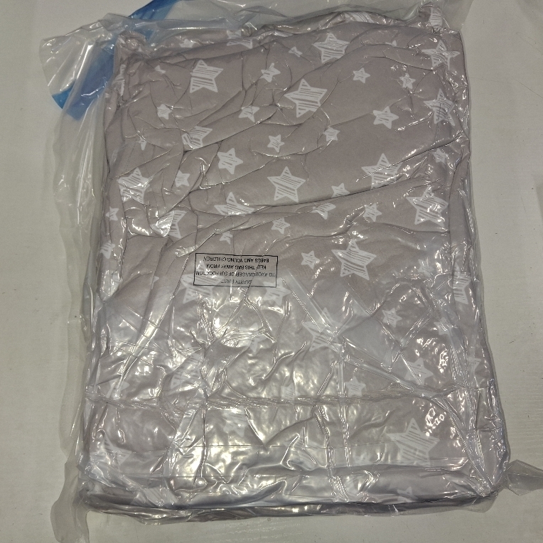lot 2380 image: Baby Play Mat 74x50 Playmat 4x50 Inches, Grey with Star