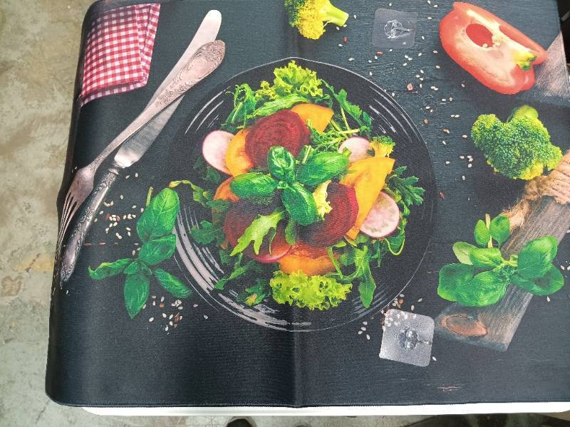 lot 8207 image: Kitchen Vegetable Salad Hanging Mat Usable Space 28x20