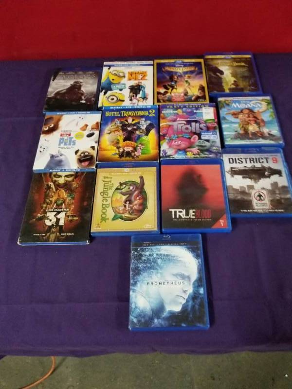 lot 2392 image: Lot of 13 Blue Ray Movies