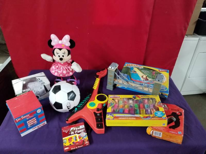 lot 2473 image: Misc Toys and Games Lot
