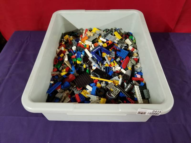 lot 2415 image: Plastic Tub of Lego Pieces and Parts