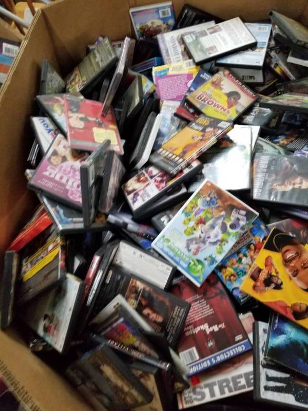 lot 2468 image: Dvds Pick 50