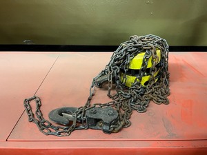 lot 10058 image: Unused Land Honor 2-Ton Lift Hand Chain Hoist (LHR-SL2T3M) Out Of Box, No Box