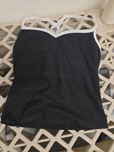 lot 2436 image: SOLY HUX Womens Athletic Tops Scoop Neck Sleeveless Crop Tank Top S - Retail $15