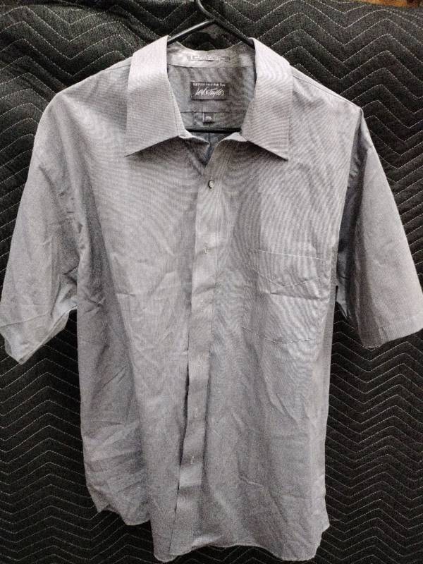 lot 33996 image: Lord & Taylor mens gray long-sleeve dress shirt - 17.5