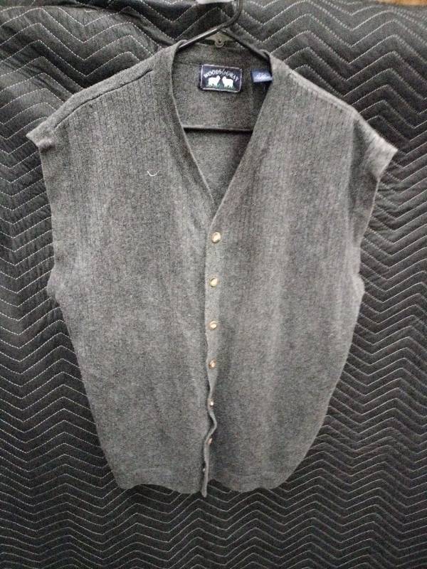 lot 59471 image: vintage charcoal gray Woods & Gray button-front knit vestcardigan - XLT