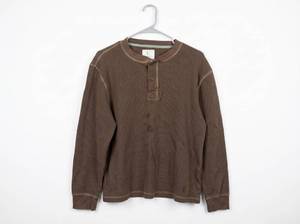 lot 25707 image: Premium Henley Long Sleeve Pullover Shirt Size L