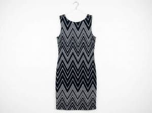 lot 25782 image: Snap XL Black White Geometric Dot Sleeveless Tank Dress