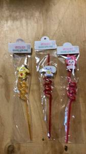 lot 148 image: Straws 3 Pack Drinking Straws with Character Toppers -