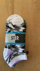 lot 155 image: Step Up 3-Pair Socks Size 6-8 Made in China