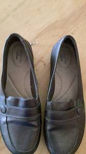 lot 172 image: Clarks Loafer Shoes Black Womens Pair size 10 preloved