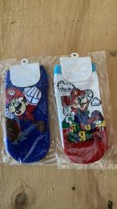lot 181 image: 2 Pair Novelty Socks Cartoon Characters Blue Red White