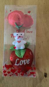 lot 188 image: Love-Themed Decorative Gift Set with Flower, Bear and Strawberry