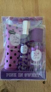 lot 189 image: Pink In Sweet Fragrance Lotion Set with Spray and Body Care