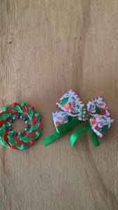 lot 194 image: Holiday Christmas Ornament Set Wreath and Bow Decorations