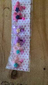 lot 199 image: mouse Hair Clips with Floral Accents Set of 6