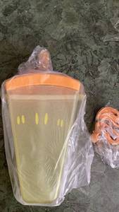 lot 226 image: Popsicle tumbler with strap 320 ML