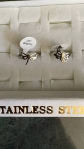 lot 252 image: Stainless Steel Butterfly rings size 8 silver tone color