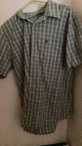 lot 261 image: Two Knit shirts Black and Green Short and Long Sleeve men��s xl size preloved