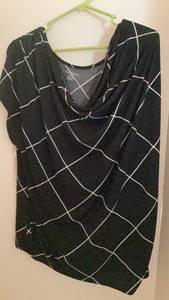 lot 270 image: Womens Clothing Lot 2 Graphic Print Tops lane Bryant��s black white both size 3x preloved white stag flower