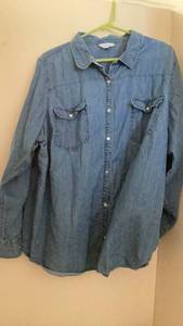 lot 273 image: Denim Button-Up Shirt Long Sleeve size 3x preloved
