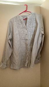 lot 281 image: Womens Striped Long-Sleeve size 2x  Tunic with Embroidered Detail.  Jcrew pants size 20 preloved