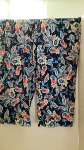 lot 282 image: Clothing Lot 2 Pieces Womens capris Pants size  20 preloved Shirt  new size xxl