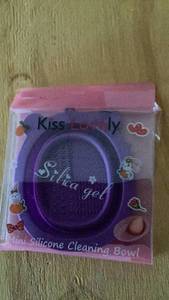 lot 328 image: Kiss Lovely Silica Gel Mini Silicone Cleaning Bowl