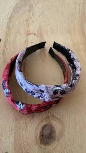 lot 351 image: Padded Headbands with Black Plastic tops 2 Pieces