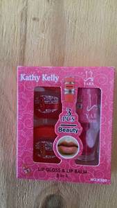 lot 377 image: Kathy Kelly Lip Gloss & Lip Balm 3 in 1 Beauty Set KS90