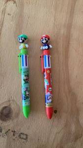 lot 383 image: Mario Pop Pen 2-Pack Green Red Character Toppers