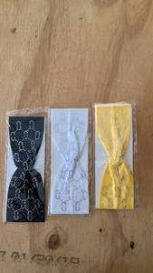 lot 391 image: Rhinestone headbands 3-Pack Black White Yellow