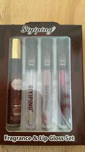 lot 404 image: Siyining Fragrance & Lip Gloss Set SYP-ST52