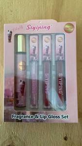 lot 405 image: Siyijing Fragrance & Lip Gloss Set Yum Yum