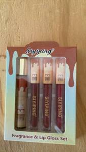 lot 409 image: Siyijing Fragrance & Lip Gloss Set 4-Piece
