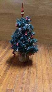 lot 428 image: Black Feathered Ornament with Beaded Garland and LED Lights