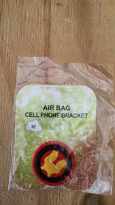 lot 433 image: Air Bag Cell Phone Bracket