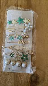 lot 465 image: Hair Clip Set 8-Piece Decorative Styles Stars Flowers Pearls barrettes