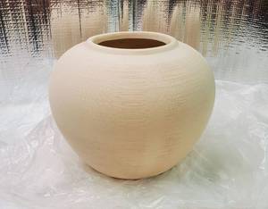 lot 59213 image: Ceramic Flower Vase Planter Home Decor - Tall Farmhouse Table Vases Rustic Living Room Kitchen Bedroom Centerpieces Decorations for House Office Coffee Desk Dining, 6hX8w. - Retail $40